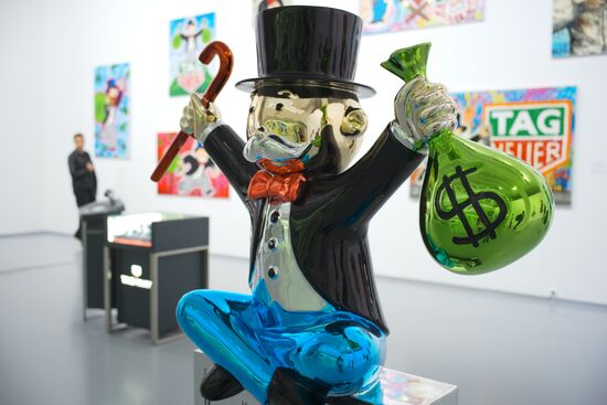 Exhibition by US street artist Alec Monopoly