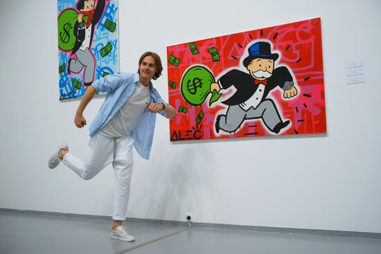 Exhibition by US street artist Alec Monopoly