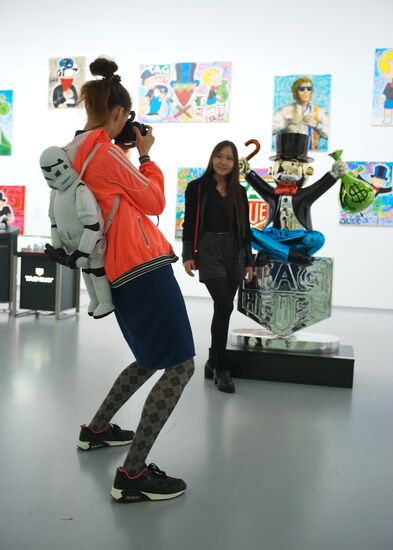 Exhibition by US street artist Alec Monopoly