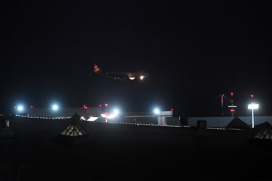 First Cham Wings Airlines flight arrives in Moscow from Damascus