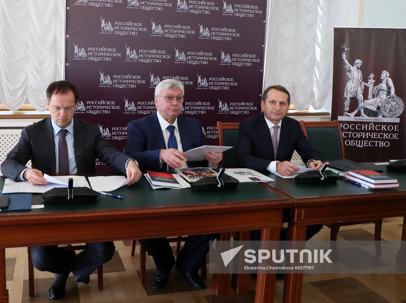 Russian Historical Society holds general meeting