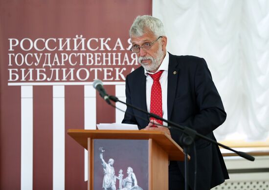 Russian Historical Society holds general meeting