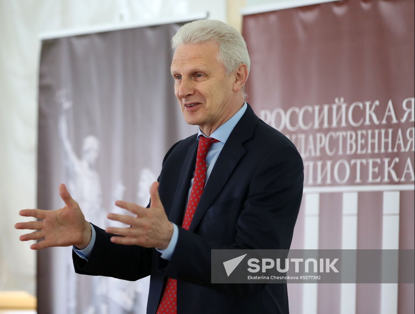 Russian Historical Society holds general meeting
