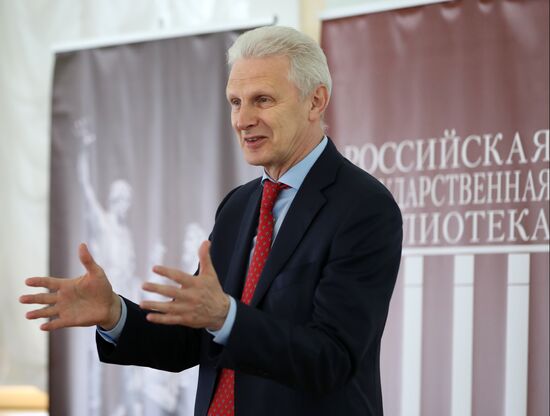 Russian Historical Society holds general meeting