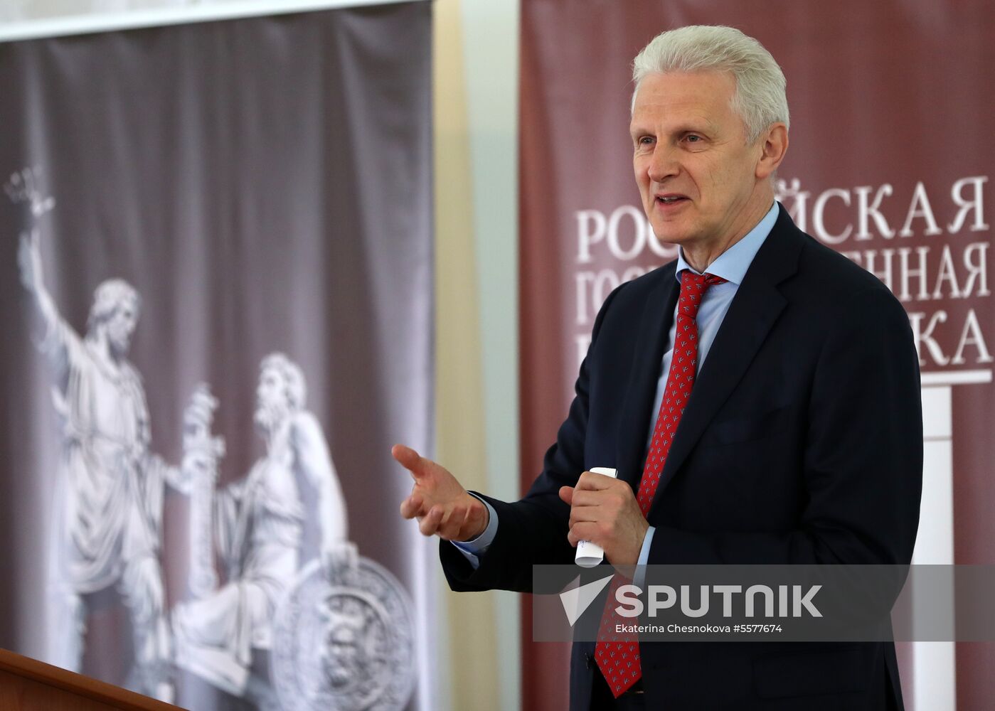 Russian Historical Society holds general meeting