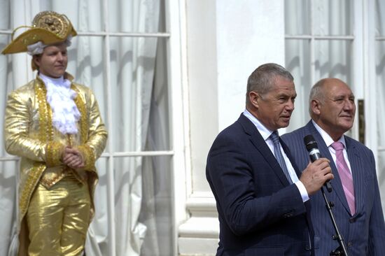 Restored interiors in Catherine II's countryside house unveiled in Oranienbaum