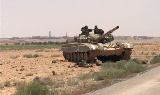 Syrian troops advance to border with Jordan in Daraa Province
