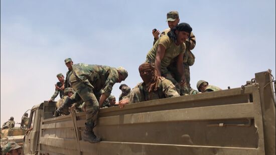 Syrian troops advance to border with Jordan in Daraa Province
