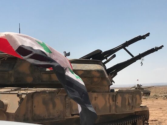 Syrian troops advance to border with Jordan in Daraa Province