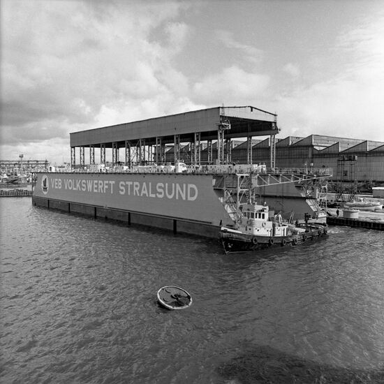 Floating dock