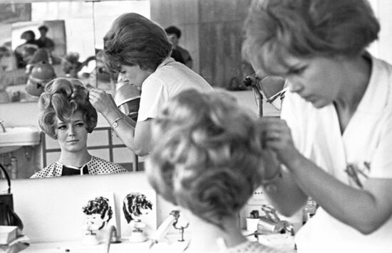 Charodeyka Soviet beauty parlor