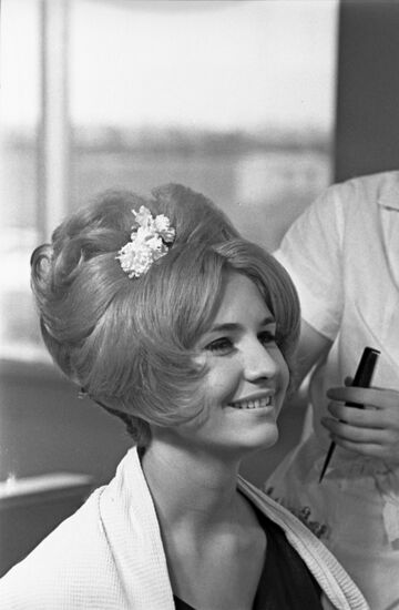 Charodeyka Soviet beauty parlor