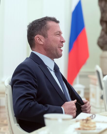 President Vladimir Putin meets with world football legends