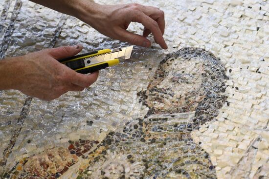 Recreating Vasily Nesterenko's painting 'The Triumph of the Russian Fleet' through mosaic