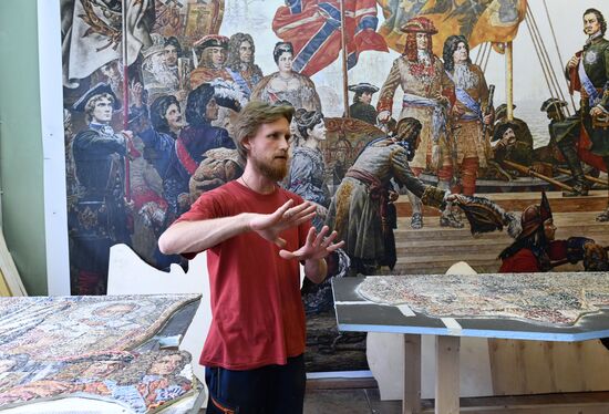 Recreating Vasily Nesterenko's painting 'The Triumph of the Russian Fleet' through mosaic