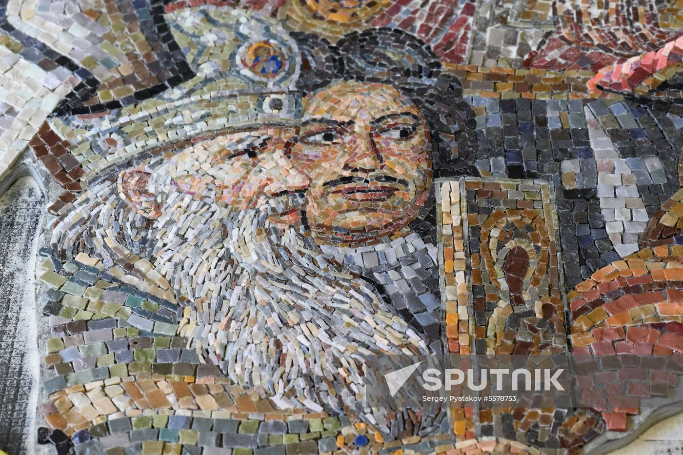 Recreating Vasily Nesterenko's painting 'The Triumph of the Russian Fleet' through mosaic