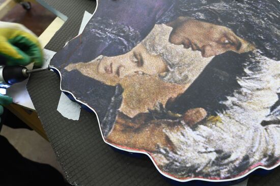 Recreating Vasily Nesterenko's painting 'The Triumph of the Russian Fleet' through mosaic