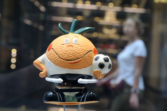 Football paraphernalia exhibition Qatar @RoadTo2022 at GUM Department Store