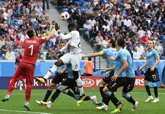 Russia World Cup Uruguay - France