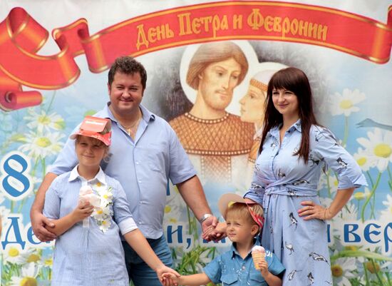 Monument to Peter and Fevronia unveiled in Crimea