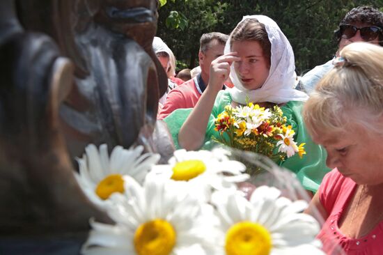 Monument to Peter and Fevronia unveiled in Crimea