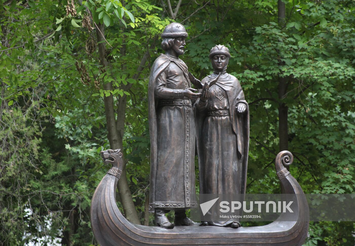 Monument to Peter and Fevronia unveiled in Crimea