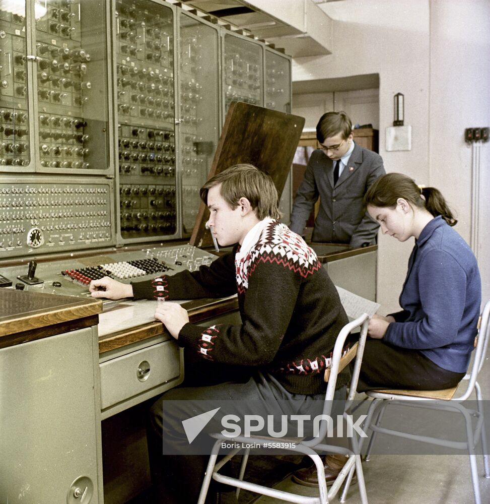 LenElectronMash computer center