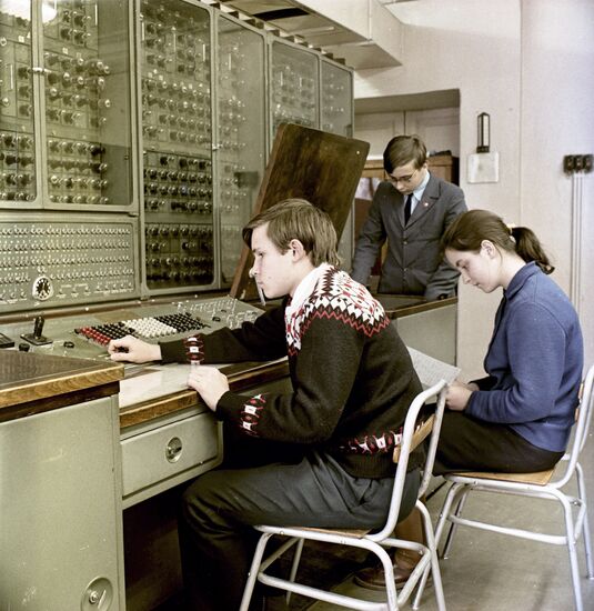 LenElectronMash computer center