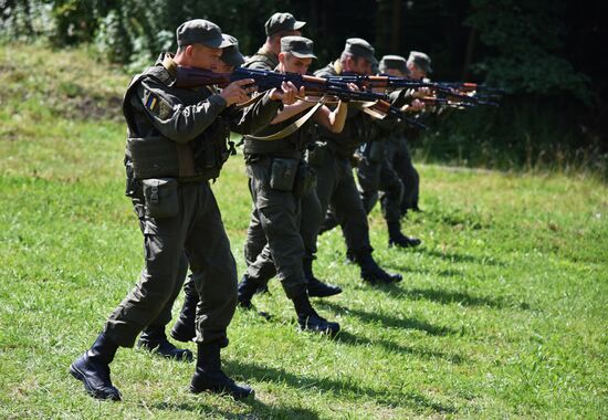 Reservists of Ukraine's National Guard hold drills