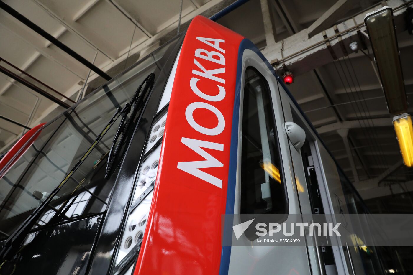 Moscow Metro's renovated Moskva train