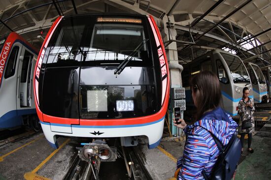 Moscow Metro's renovated Moskva train