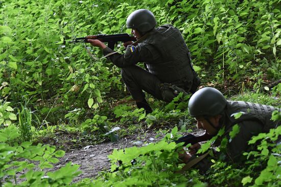 Reservists of Ukraine's National Guard hold drills