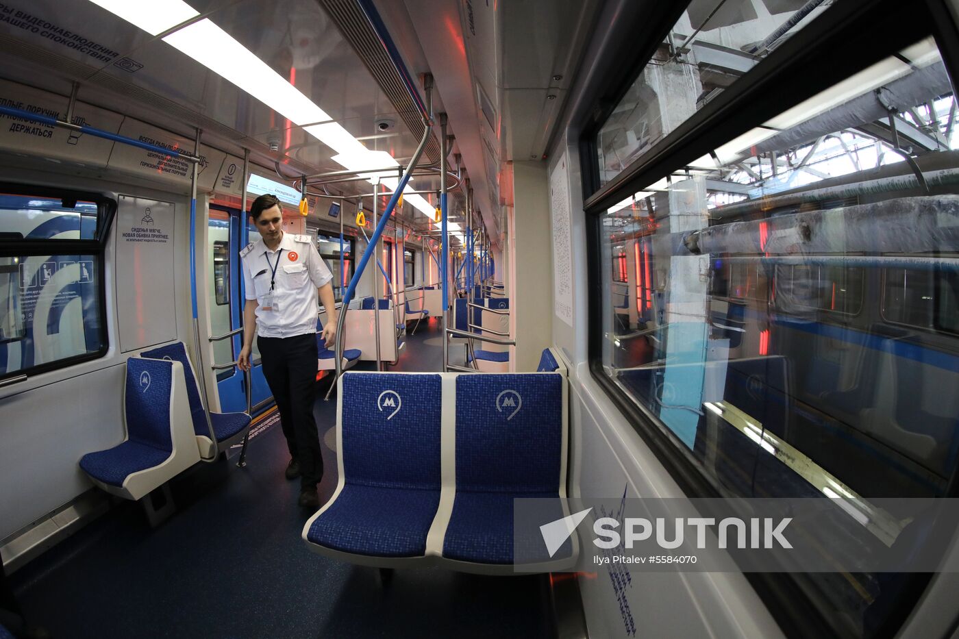 Moscow Metro's renovated Moskva train
