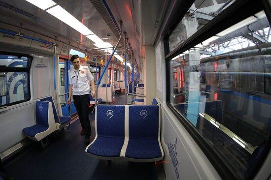 Moscow Metro's renovated Moskva train