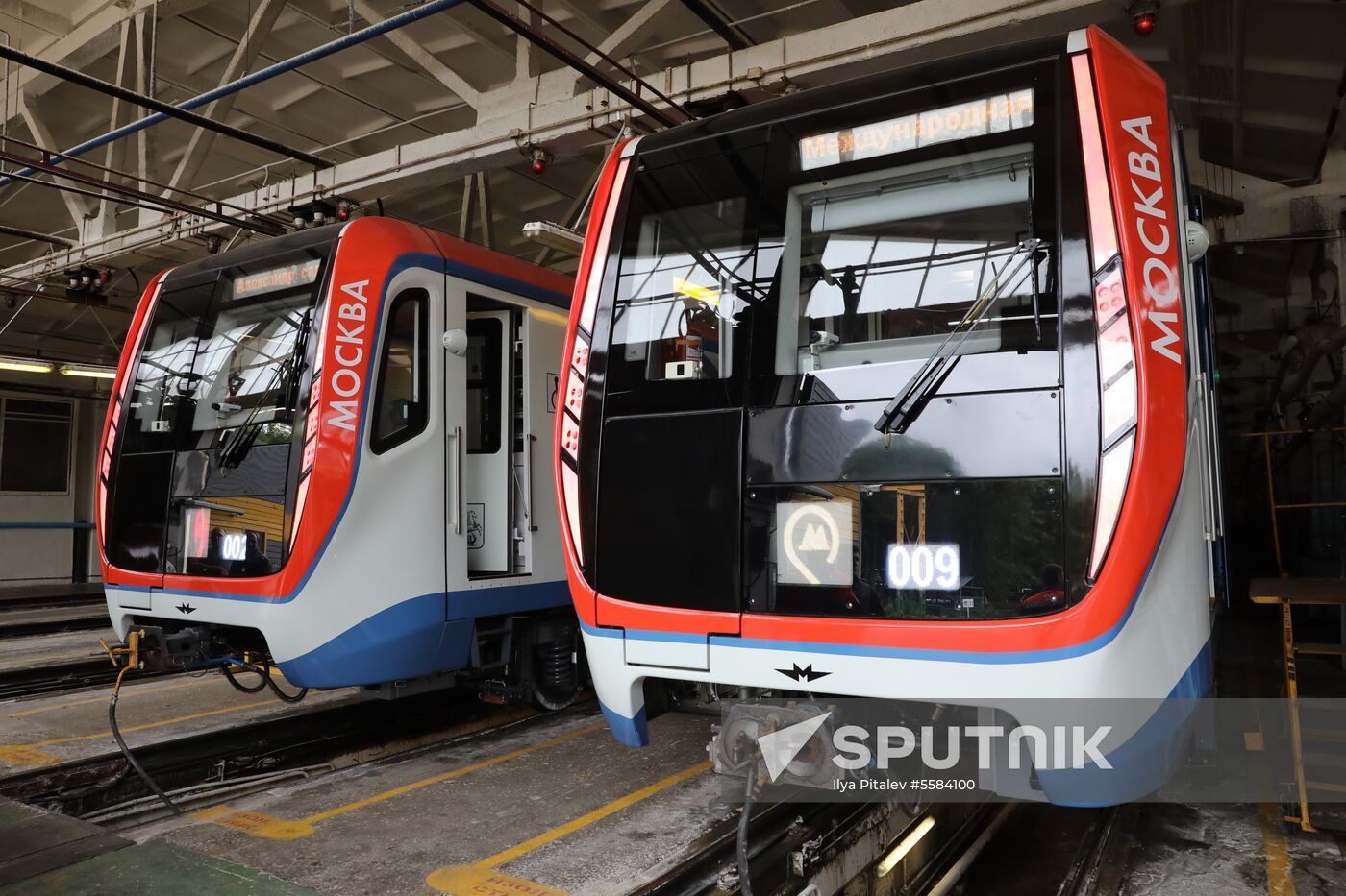 Moscow Metro's renovated Moskva train