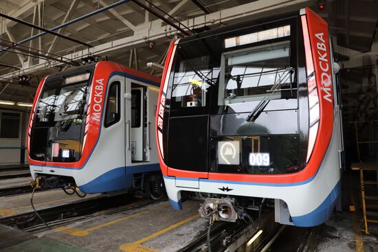 Moscow Metro's renovated Moskva train