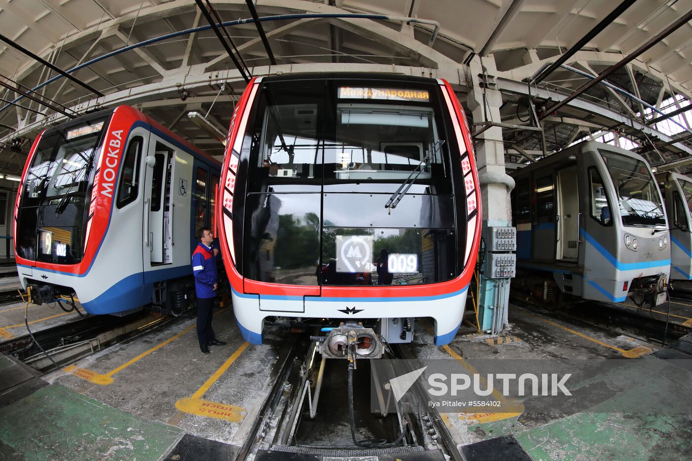 Moscow Metro's renovated Moskva train