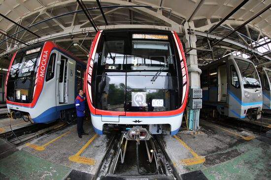 Moscow Metro's renovated Moskva train