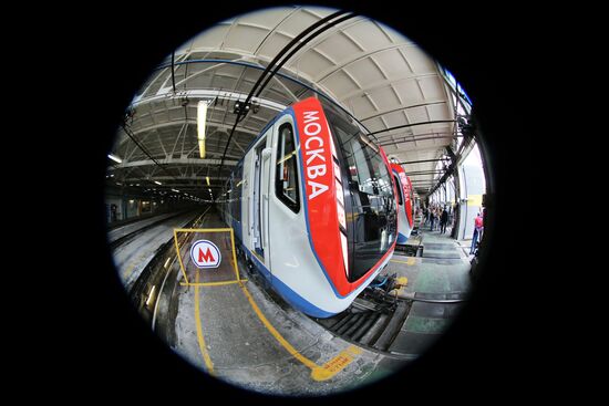Moscow Metro's renovated Moskva train