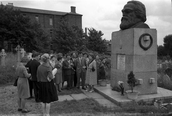 Bust of Karl Marx at the Highgate Cemetery