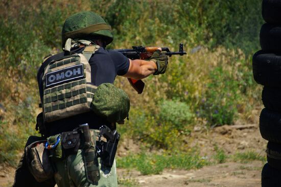 Maroon beret exam in Lugansk