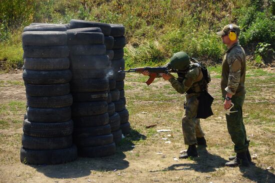 Maroon beret exam in Lugansk