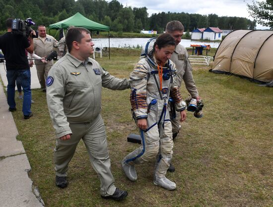 ISS Expedition 59/60 crew trains for water landing