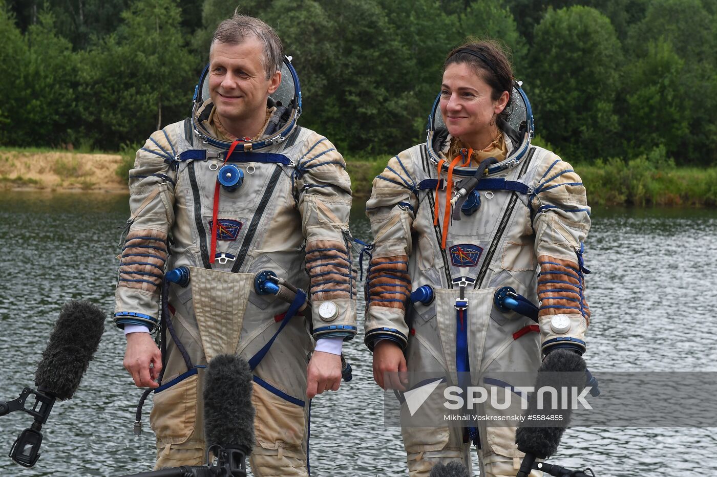 ISS Expedition 59/60 crew trains for water landing