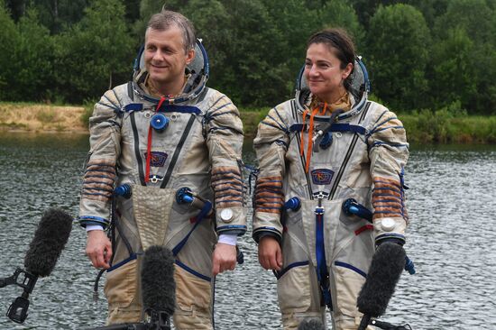 ISS Expedition 59/60 crew trains for water landing