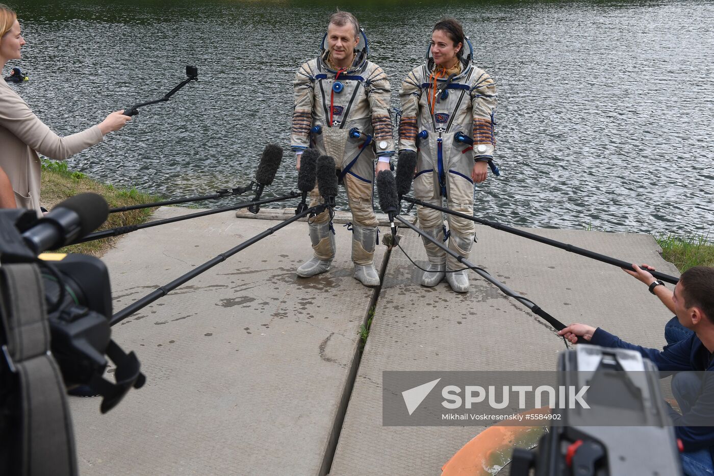 ISS Expedition 59/60 crew trains for water landing