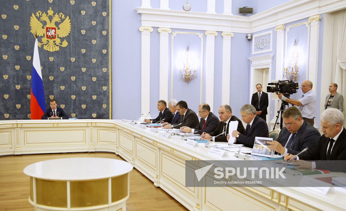Prime Minister Dmitry Medvedev holds meeting on North Caucasus Federal District's socioeconomic development