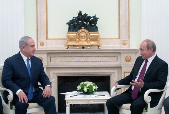 Russian President Vladimir Putin meets with Israeli Prime Minister Benjamin Netanyahu