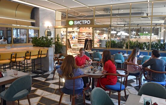First Azbuka Vkusa cafes open in Moscow