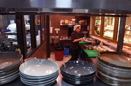 First Azbuka Vkusa cafes open in Moscow